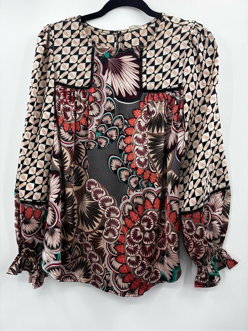 Anna-Kaci Printed Long-Sleeve Blouse in Black and Red size Large